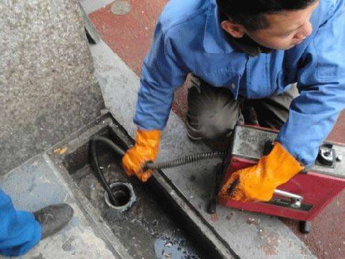 布尔津疏通下水道