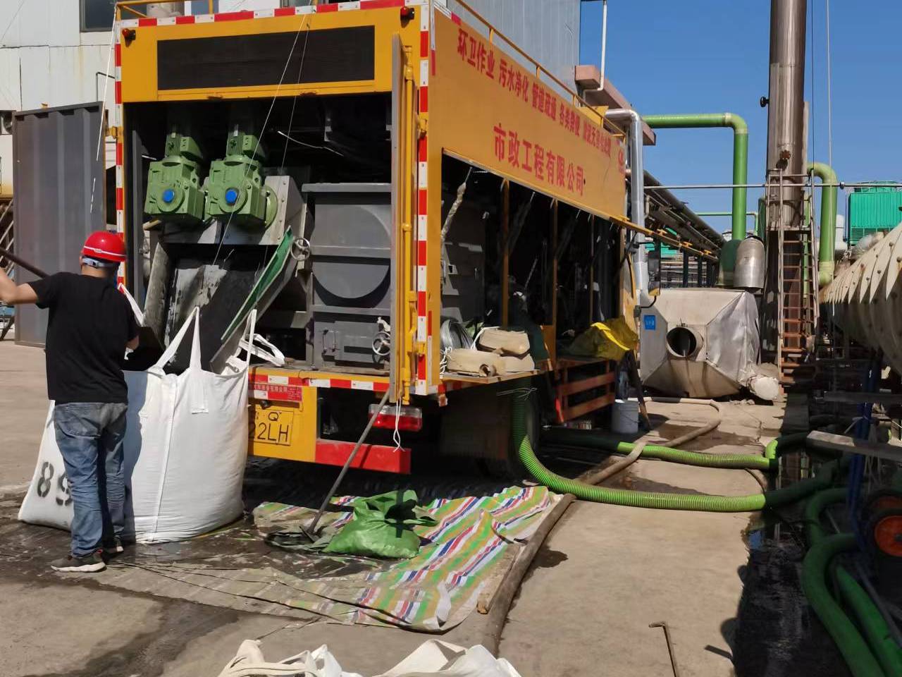 布尔津淤泥压干处理